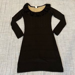 Knit dress with ruffle collar. XS